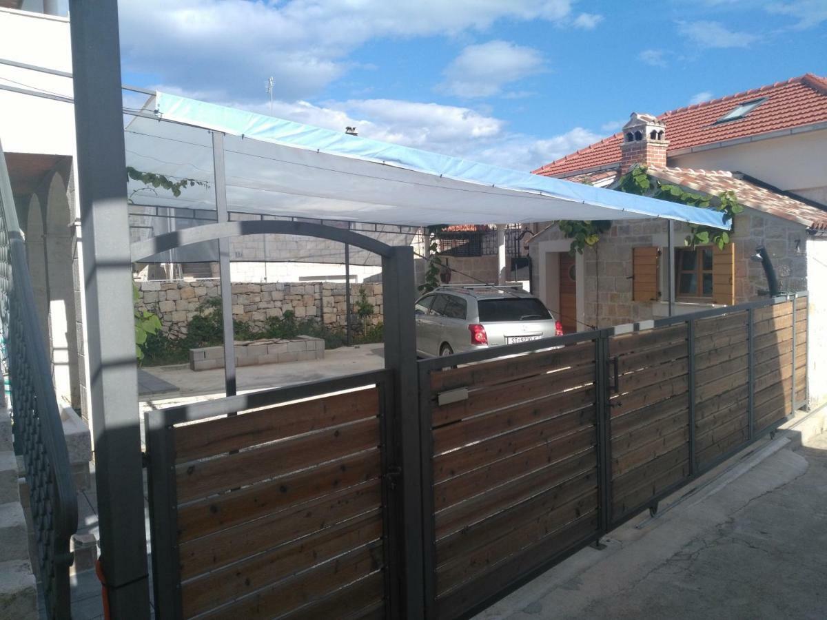 Apartment Buga スラティネ エクステリア 写真