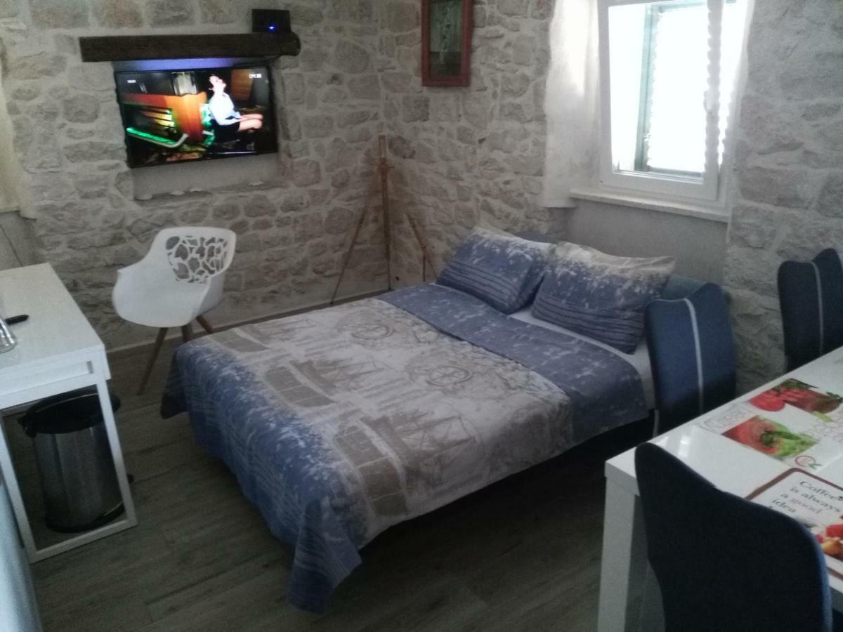 Apartment Buga スラティネ エクステリア 写真