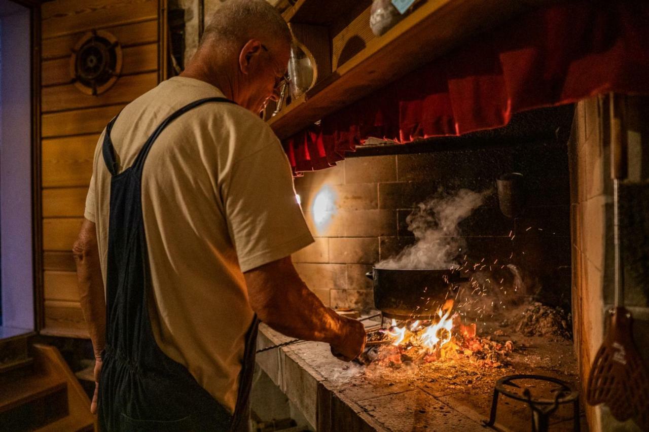 Apartment Buga スラティネ エクステリア 写真